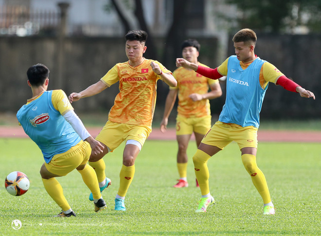 HLV Troussier chốt danh sách U22 Việt Nam tham dự SEA Games 32 ảnh 1