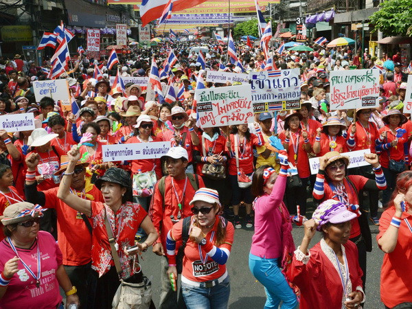 Người biểu tình Thái Lan tuyên bố "tiếp tục chiến đấu" ảnh 1