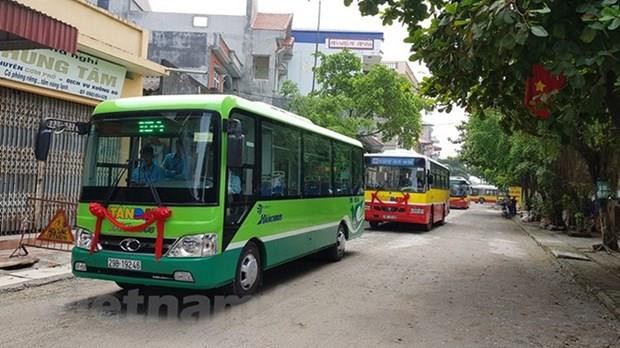 Xe buýt mở mới sẽ kết nối giữa các khu đô thị với các vùng ngoại thành của Hà Nội. (Ảnh: Doãn Đức/Vietnam+ Xe buýt tối ưu hóa luồng tuyến, ‘chia lửa' với đường sắt đô thị ảnh 1