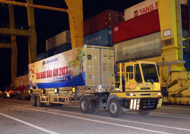Cảng Đà Nẵng tổ chức đón tấn hàng đầu tiên trong Năm mới 2023 ảnh 3