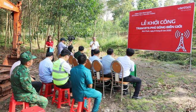 Chiến dịch 'cõng sóng' lên vùng biên: Để không ai bị bỏ lại phía sau ảnh 1
