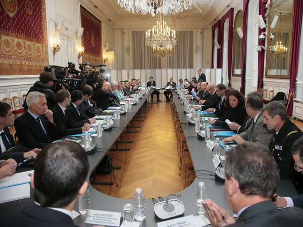 Nga xin lỗi vì nhầm lẫn trong vụ máy bay Pháp áp sát máy bay Nga ảnh 1