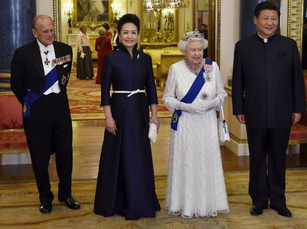 Nữ hoàng Elizabeth II đón Chủ tịch Trung Quốc tại Điện Buckingham ảnh 1