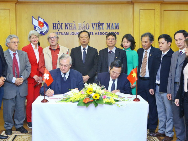 Tăng cường công tác giao lưu báo chí Việt Nam-Thụy Sĩ ảnh 1