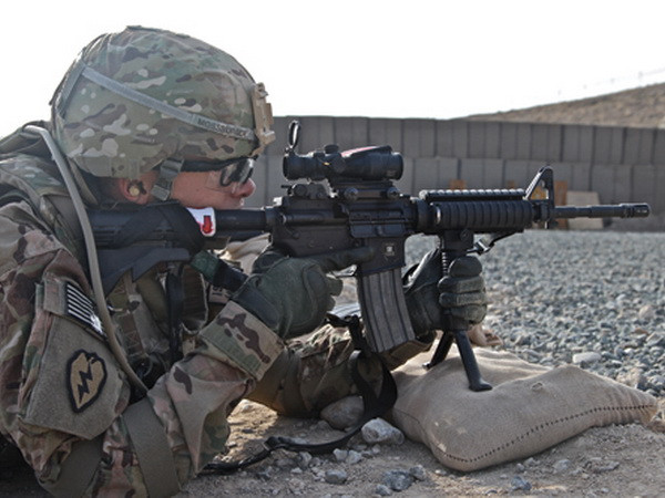 Philippines tiếp nhận hàng chục nghìn súng trường M4 mới từ Mỹ ảnh 1