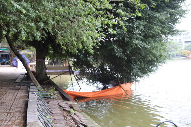 Bờ kè hồ Hoàn Kiếm được cải tạo thế nào sau 2 đêm thi công? ảnh 6