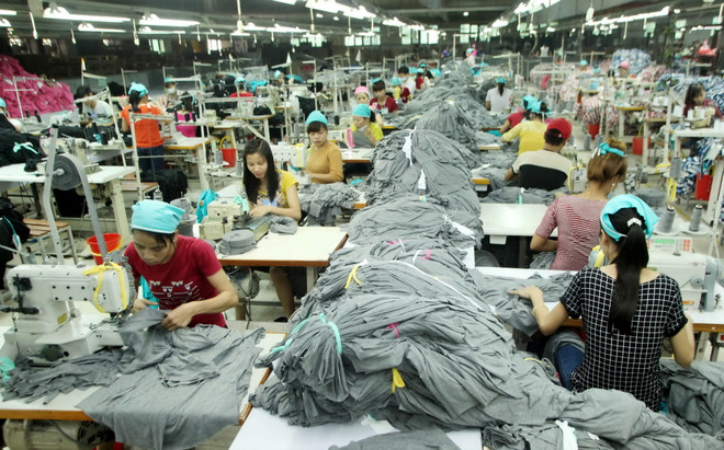 Việt Nam hội nhập AEC: Càng sóng cả càng phải vững tay chèo ảnh 1