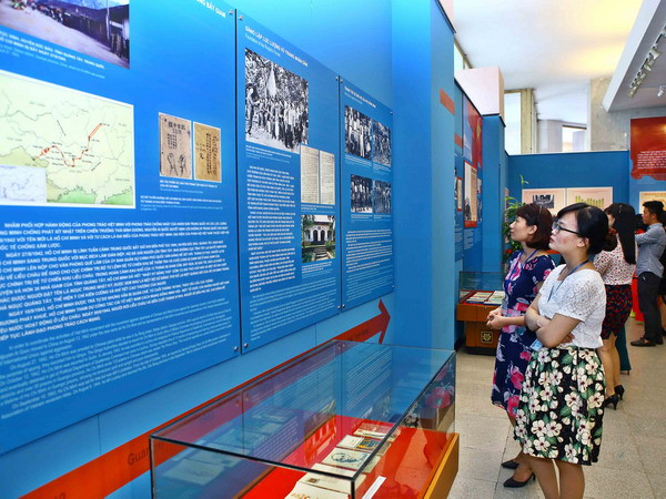 Triển lãm "Chủ tịch Hồ Chí Minh-Hành trình tìm đường cứu nước" ảnh 1