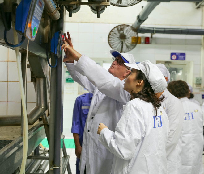 TH true MILK: “Kỳ tích” của công nghệ cao trên miền đất khắc nghiệt ảnh 11