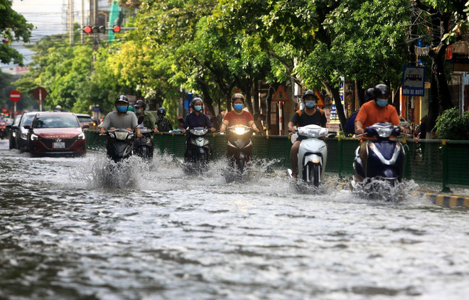 Vùng núi Bắc Bộ duy trì mưa dông, đề phòng lũ quét, sạt lở đất ảnh 1