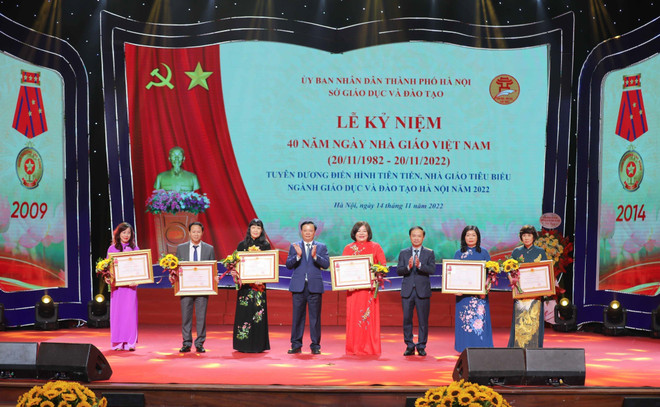 Tuyên dương các điển hình tiên tiến, nhà giáo mẫu mực Thủ đô ảnh 1