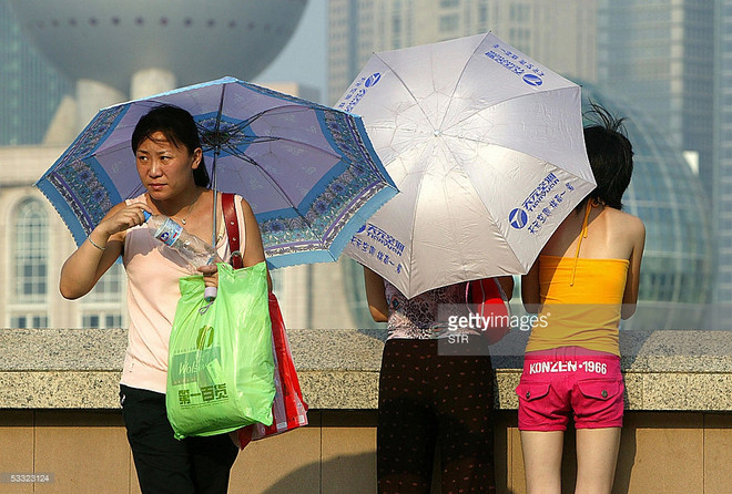 Trung Quốc: Nắng nóng 41 độ C, nhiều người dân Thượng Hải nhập viện ảnh 1