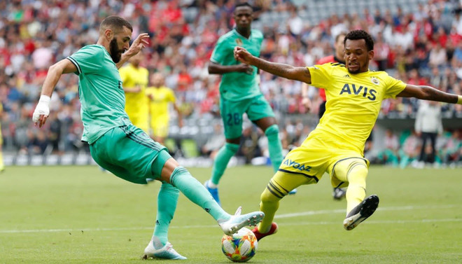 Benzema lập hat-trick, Real hạ Fenerbahce sau 'cơn mưa bàn thắng' ảnh 1