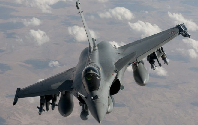 Pháp ký hợp đồng bán 36 máy bay chiến đấu Rafale cho Ấn Độ ảnh 1