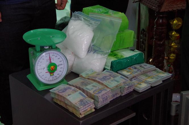 Phá đường dây vận chuyển 12kg ma túy đá từ Campuchia về Việt Nam ảnh 1