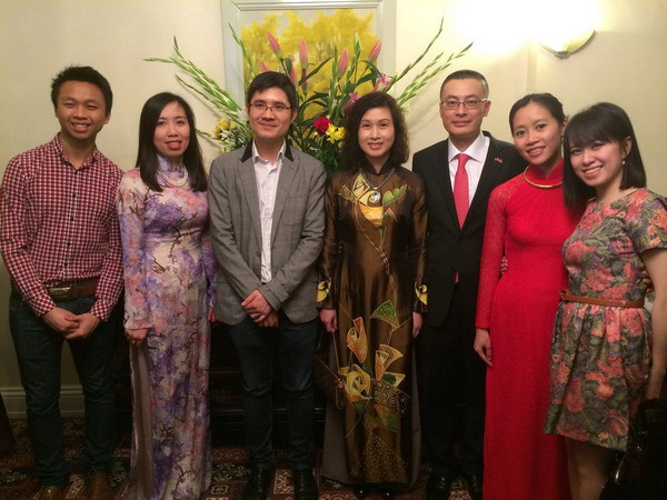 Trí thức trẻ Việt Nam tại Anh hướng về nguồn cội ảnh 1