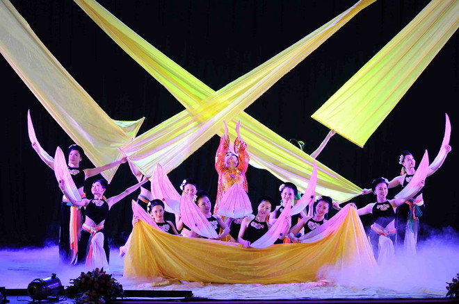 [Photo] Màn trình diễn đặc sắc tại Liên hoan Múa quốc tế ảnh 2