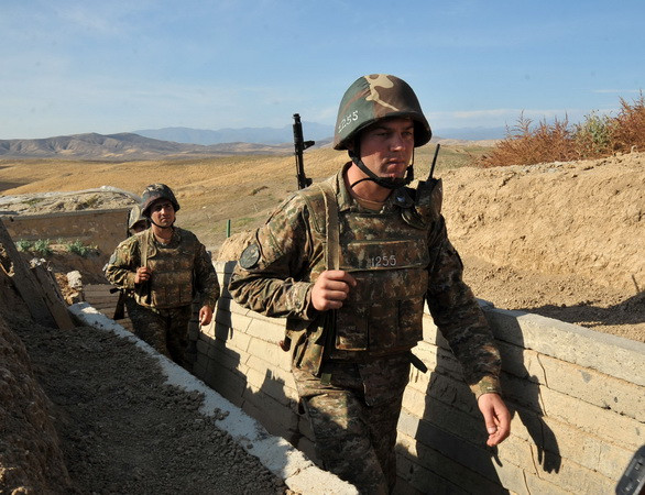 Armenia và Azerbaijan tiếp tục giao tranh dù Nga, Mỹ lên án ảnh 1