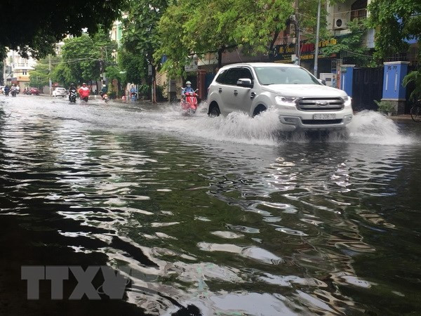 Mưa lớn ở Trung Trung Bộ khả năng kéo dài đến đêm 26/10 ảnh 1