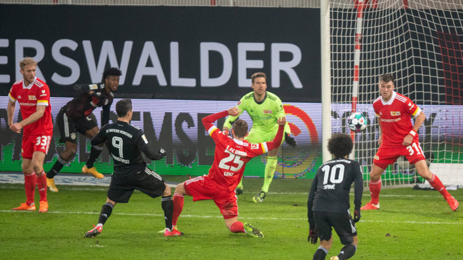 Bundesliga: Dortmund thảm bại, Bayern có nguy cơ mất ngôi đầu ảnh 2