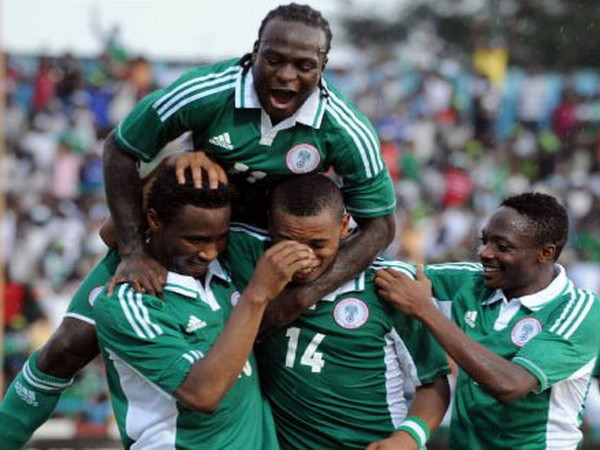 Cục diện Bảng F: Khốc liệt "cuộc chiến" tranh chiếc vé thứ 2 ảnh 1