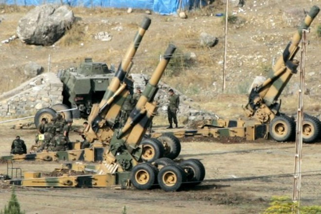 Thổ Nhĩ Kỳ pháo kích các cứ điểm của IS bên trong lãnh thổ Syria ảnh 1