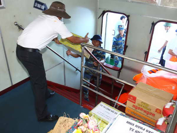 Khánh Hòa phát động ủng hộ “Quỹ Vì Trường Sa thân yêu” ảnh 1