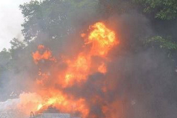 Sơn La: Trụ sở làm việc của Huyện ủy Vân Hồ bị lửa thiêu rụi ảnh 1