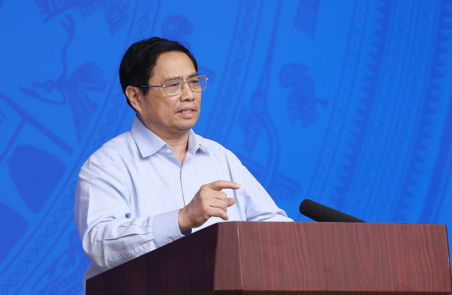Thủ tướng: Đẩy mạnh và thần tốc hơn nữa việc tiêm vaccine ảnh 1