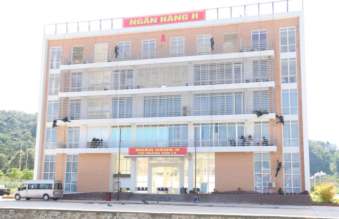 Diễn tập khu vực phòng thủ và phòng, chống khủng bố tại Sơn La ảnh 1