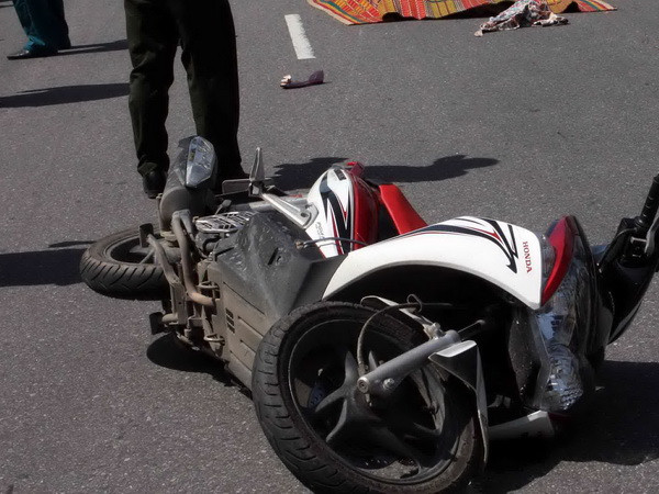 Quảng Nam: Xe đầu kéo đâm xe máy khiến 2 vợ chồng tử vong ảnh 1