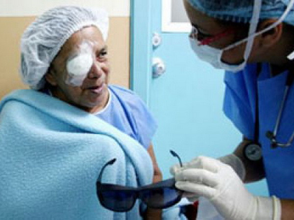 "Sứ mệnh diệu kỳ" giúp 2 triệu người nghèo Venezuela sáng mắt ảnh 1