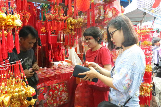 Người Việt Nam ở Jakarta rộn ràng sắm Tết ở khu chợ Kota Tua ảnh 1