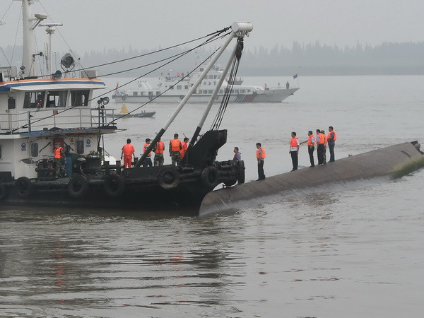 Việt Nam gửi lời chia buồn về vụ chìm tàu trên sông Dương Tử ảnh 1
