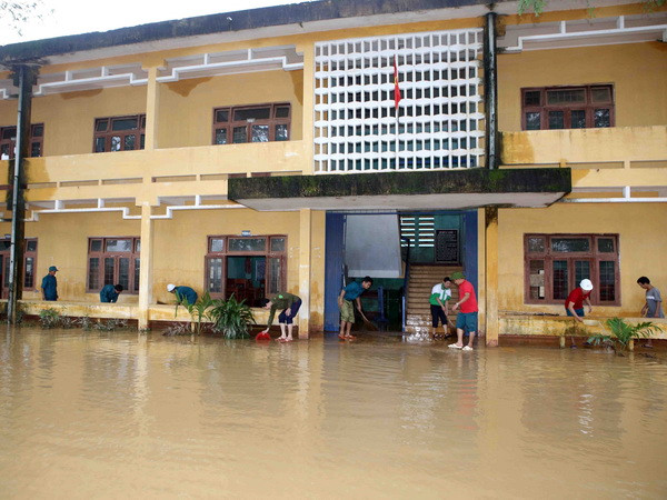 Gần 450 triệu đồng hỗ trợ người dân Quảng Ngãi, Bình Định ảnh 1