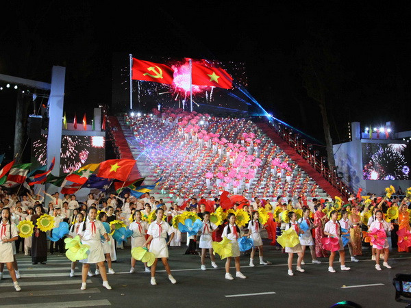 Chương trình nghệ thuật đặc biệt "Đất nước trọn niềm vui” ảnh 1