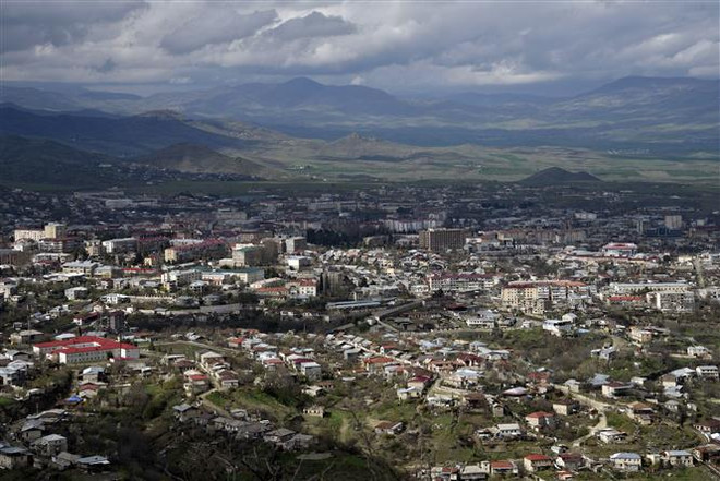 Quang cảnh khu vực tranh chấp Nagorny Karabakh giữa Armenia và Azerbaijan, ngày 4/4/2016. (Ảnh: AFP/ TTXVN) Giới chức quốc phòng Nga và Azerbaijan trao đổi về xung đột biên giới ảnh 1