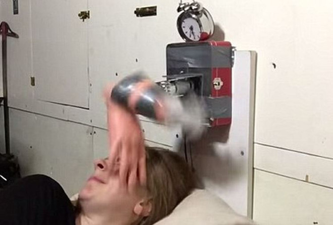 Chiếc đồng hồ báo thức gây ức chế, khó chịu nhất thế giới ảnh 1