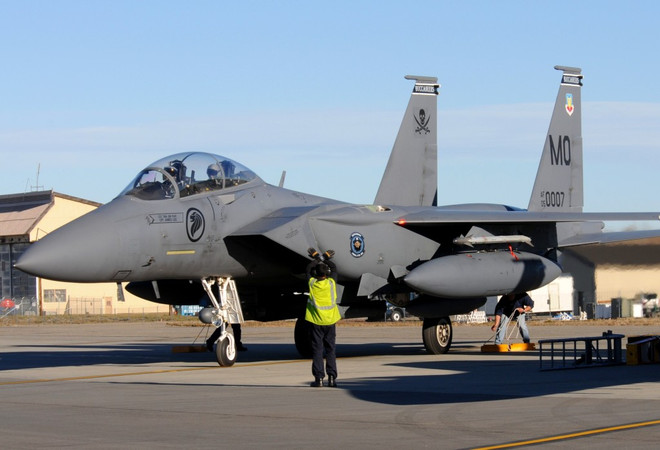 Không quân Singapore diễn tập cất hạ cánh trên đường giao thông bộ ảnh 1