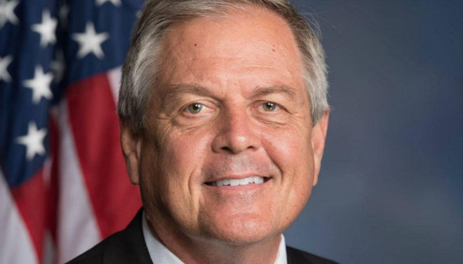 Một nghị sỹ Mỹ mang theo súng đã nạp đạn vào phòng họp ảnh 1