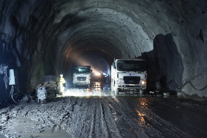 Chủ đầu tư hầm Hải Vân: Nguy cơ ‘vỡ trận’ do dự án bị ‘chôn chân’ ảnh 1