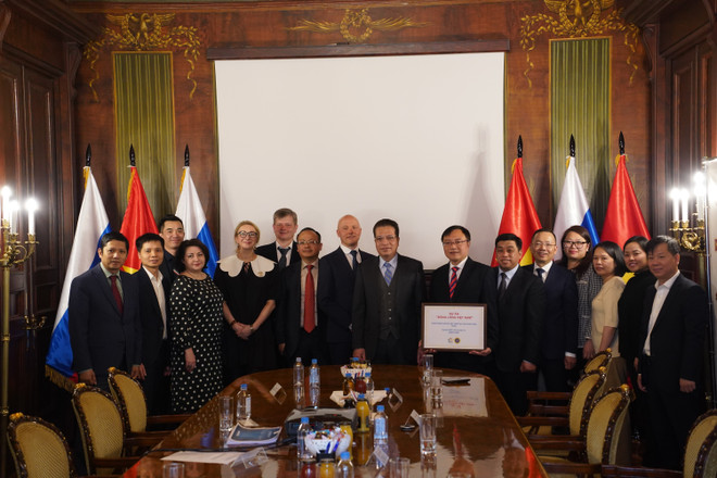 Kiều bào tại Nga tích cực tham gia chống dịch COVID-19 trong nước ảnh 2