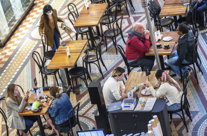 Australia: Sydney nới lỏng thêm hạn chế sớm vài tuần so với kế hoạch ảnh 1