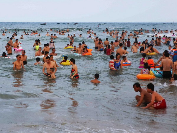 Thành phố Đà Nẵng tạo an tâm cho du khách về môi trường biển ảnh 1