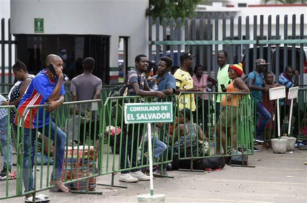 Mỹ gia hạn quy chế bảo hộ tạm thời cho người nhập cư El Salvador ảnh 1