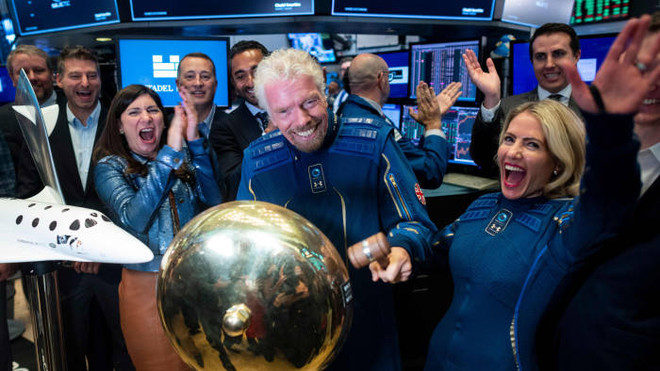 Virgin Galactic - công ty du lịch không gian đầu tiên lên sàn NYSE ảnh 1