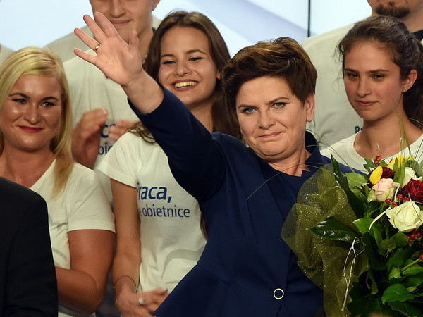 Quốc hội Ba Lan bỏ phiếu thông qua đạo luật mới gây tranh cãi ảnh 1