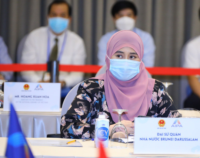 Đại diện Đại sứ quán Brunei Darussalam tại Việt Nam dự Lễ khai mạc AIPA 42. (Ảnh: Nguyễn Điệp/TTXVN) Vai trò của AIPA trong hiện thực hóa mục tiêu kỹ thuật số bao trùm ảnh 1