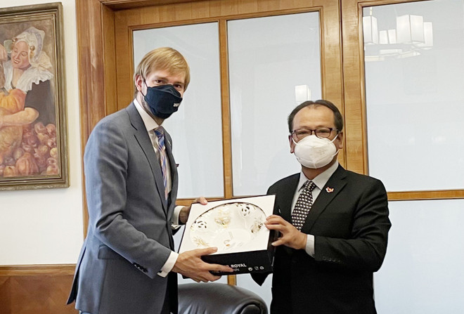 Việt Nam và Cộng hòa Séc tăng cường hợp tác chống dịch COVID-19 ảnh 1