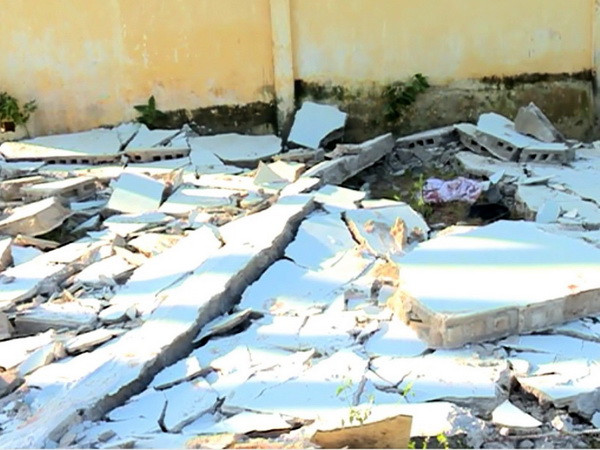 Thanh Hóa: Tường rào đổ sập đè lên 4 người, 2 người tử vong ảnh 1